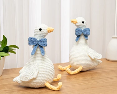 Crochet Goose Pattern Amigurumi Animal Plush Goose DIY Goose With Blue Bow