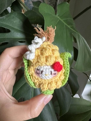 Kitty in Corn