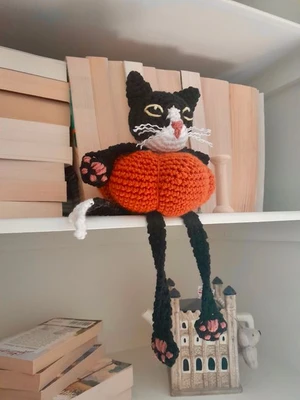Shelf Pumpkin Cat