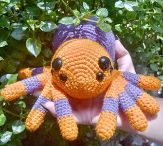 Nia the Spider (No-sew)