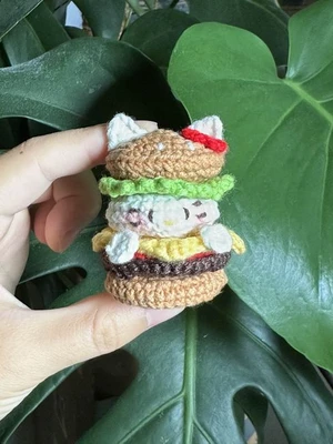 Kitty in Burger