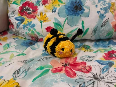 Bee pattern