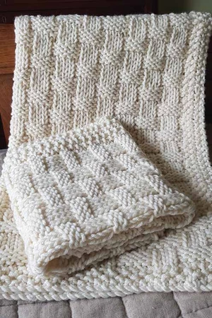 CHUNKY BASKET STITCH BABY BLANKET