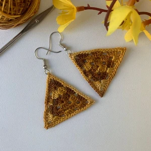 Granny Triangle Earrings for beginners | Crochet Pattern