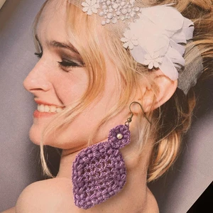 Flower & leaf earrings
