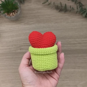 Heart in a Pipe - Easy Beginner Amigurumi