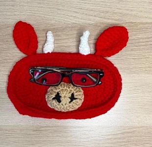 Handmade Crochet Bull Eyeglasses Holder Pattern