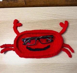 Handmade Crochet Crab Eyeglasses Holder Pattern