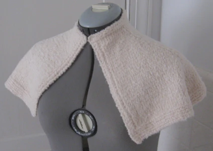 Three-Point Bamboo Capelet