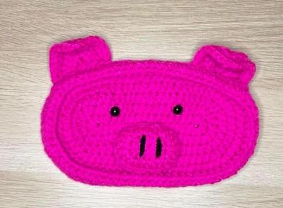 Handmade Crochet Pig Eyeglasses Holder Pattern
