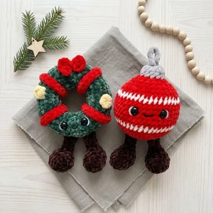 Christmas Ornaments (wreath and bauble)