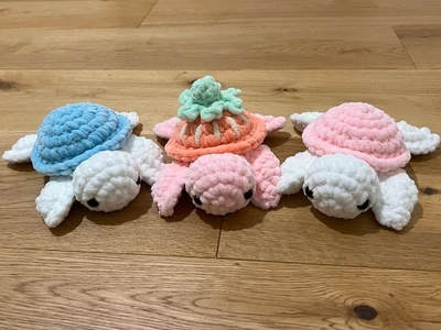 No-sew turtle with strawberry mod(low-sew)