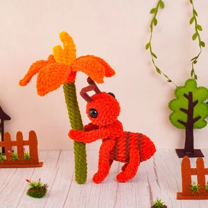 Flower Carrying Ant Crochet Pattern