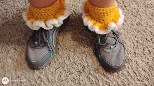 ruffle leg warmers