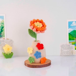 Mini Dahlia Vase Crochet Pattern