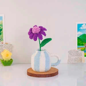 Mini Daisy Vase Crochet Pattern