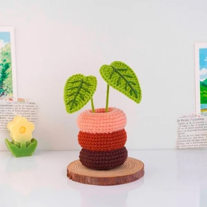 Mini Taro Plant Vase Crochet Pattern