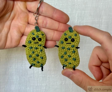 Silly Pickle Crochet Pattern | Veggie Magnet | Keychain & Bag Charm | Beginner-Friendly Flat Amigurumi PDF