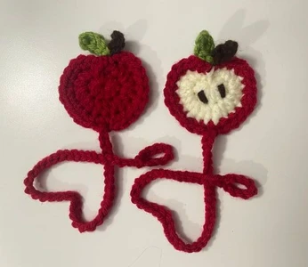 2-in-1 Apple Bookmark