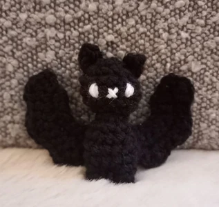 LOW-SEW Mini Bat