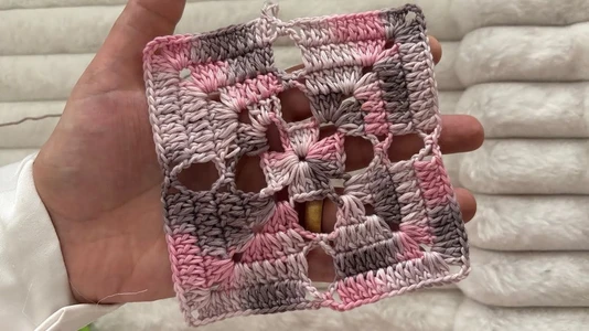How to Crochet a Beautiful Floral Square | Easy Crochet Square Pattern
