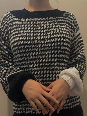 Colette Houndstooth Sweater