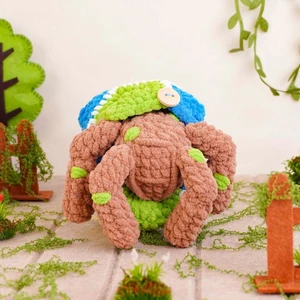 Mini Five Legged Space Creature Crochet Pattern