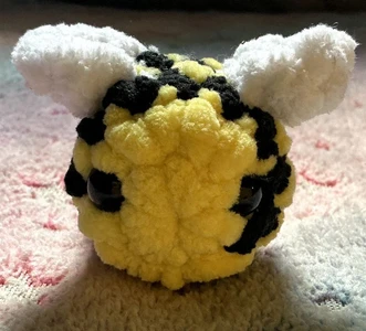 Easy baby bee pattern