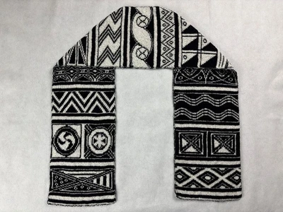 Scarf: Mur Bella - a Double Knitting Pattern