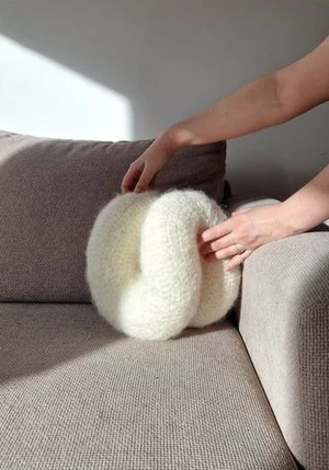 Donut with a Twist AKA Buttocktagon Cushion/Throw Pillow: Written Crochet Pattern
