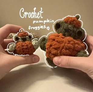 Cute Pumpkin Froggies