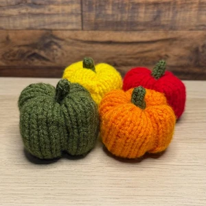 Handmade Bell Pepper Pet Toy Knitting Pattern