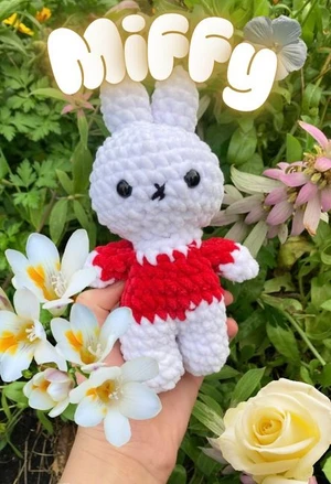 Miffy plushi