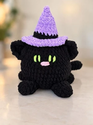 Chonker the Witch Cat