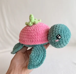 Sea Turtle I Strawberry