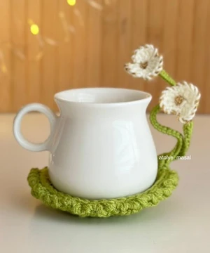 Crochet Daisy Flower Coaster  | This Coaster MOVES!