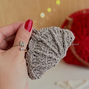 How to Crochet a Seashell Coin Purse & AirPods Case  | Easy Tutorial