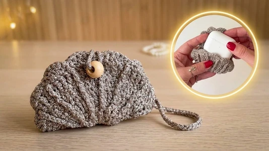 How to Crochet a Seashell Coin Purse & AirPods Case  | Easy Tutorial
