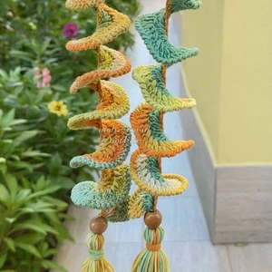 How to Crochet a Wind Spinner That Spins Forever