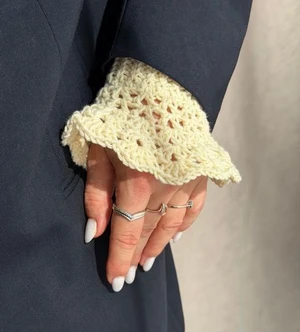 Crochet Lace Cuffs: Crochet pattern | Ribblr