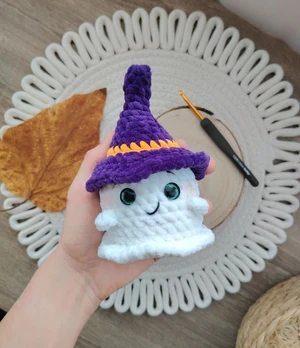 Witch Ghost No-Sew Amigurumi Crochet Pattern
