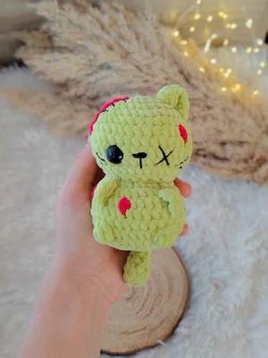 Zombie Cat No-Sew Crochet Pattern