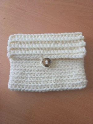 Small purse with button