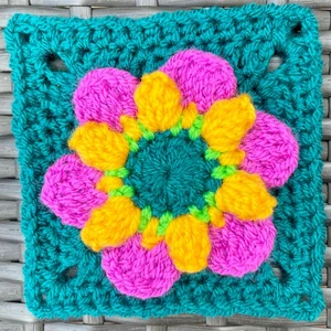 60s Pop Flower Crochet Mini Square