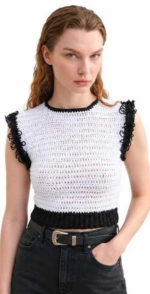 LOOPY CROCHET TOP
