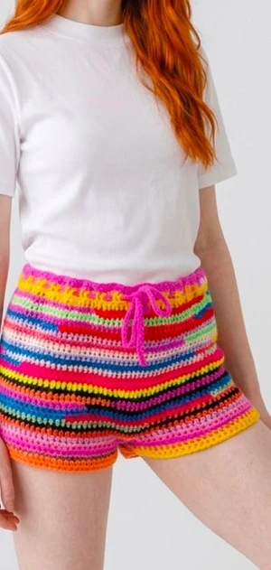 SCRAPPY CROCHET HOT PANTS